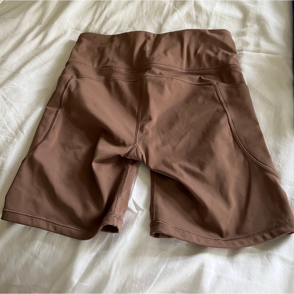 Athleta Ultimate Stash Short - Medium - Picture 2 of 3